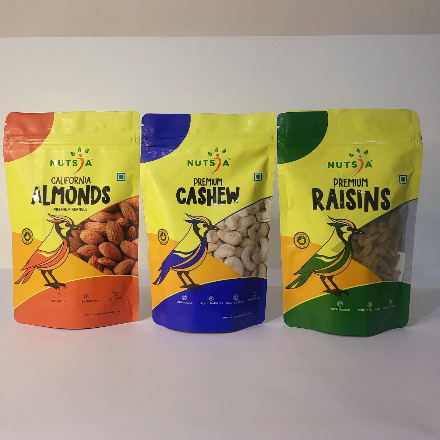 Nutsia California Almonds, Cashew And Green Raisins - Raw